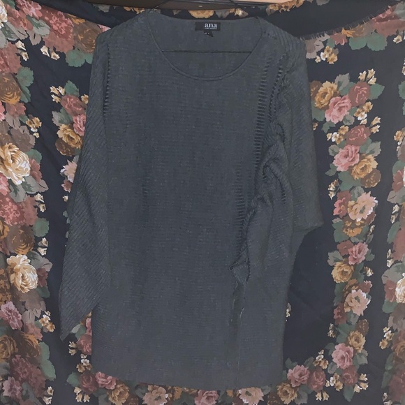a.n.a Sweaters - 🍁Gray top with long adjustable sleeves